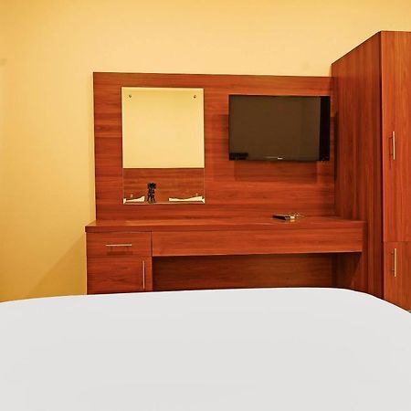 Oyo 925 Emirates Hotel 迪拜 外观 照片