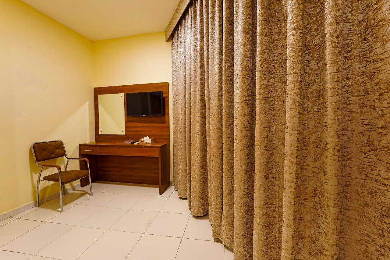 Oyo 925 Emirates Hotel 迪拜 外观 照片